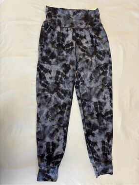 Athleta Salutation Printed Jogger Blue Grey Tie Dye Size XS Extra Small